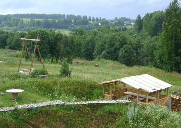 Вид на качели и беседку | Радовеста, Владимирская область