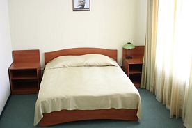 Полулюкс, Гостевой дом Гостиный двор, Мегион
