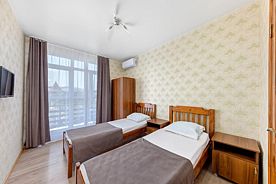 Двухместный номер Standard с балконом 2 отдельные кровати, Гостевой дом Виктория, Геленджик