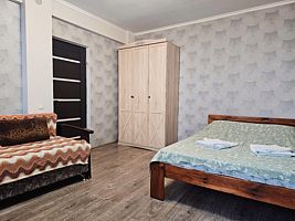 Семейный номер Superior с балконом и с красивым видом из окна, Гостевой дом Кипарис, Партенит