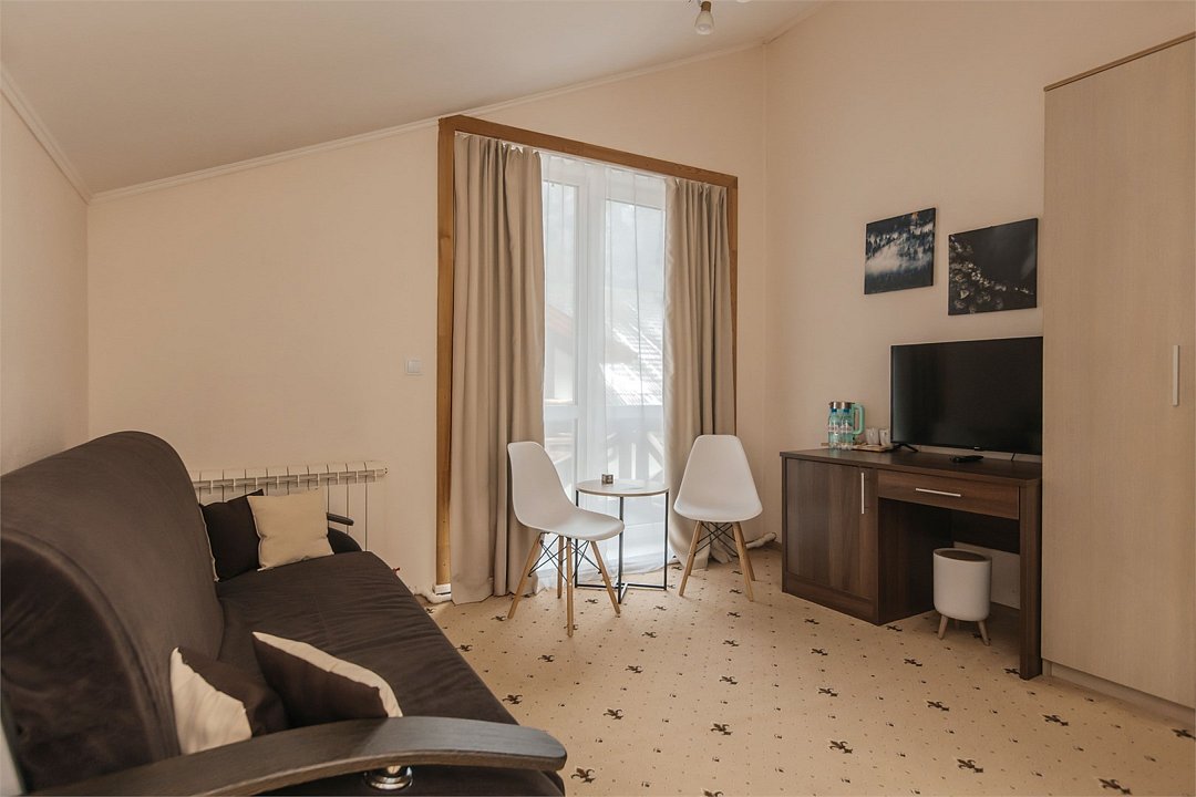 Премьер 2-местный 2-комнатный (корпус Ступени) торцевой балкон