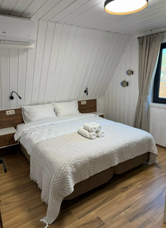 Коттедж 4-местный (Яхта)