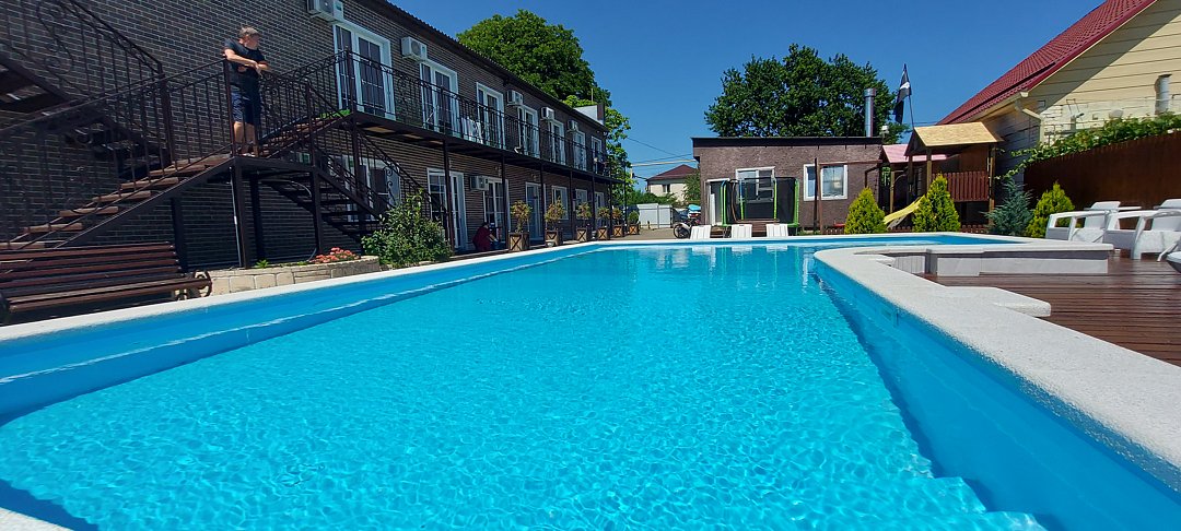 Отель Центральный, Краснодарский край, Темрюкский район Пересыпь поселок За Родину Кучугуры