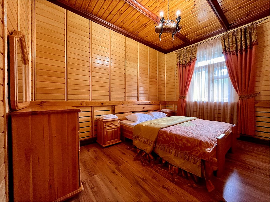 Дом 10-местный 4-комнатный (с русской печью)