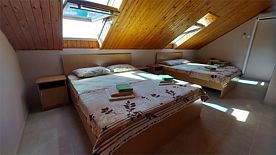 6х местный стандарт Мансарда 2 2х спальн. кровати +2х спальн диван, База отдыха Юлия, Сочи