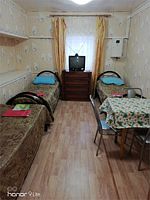 №3  . трехместный эконом на 3 этаже  с  общим сан.узлом на этаже, в номере раковина., База отдыха Луманская заводь, Кириллов