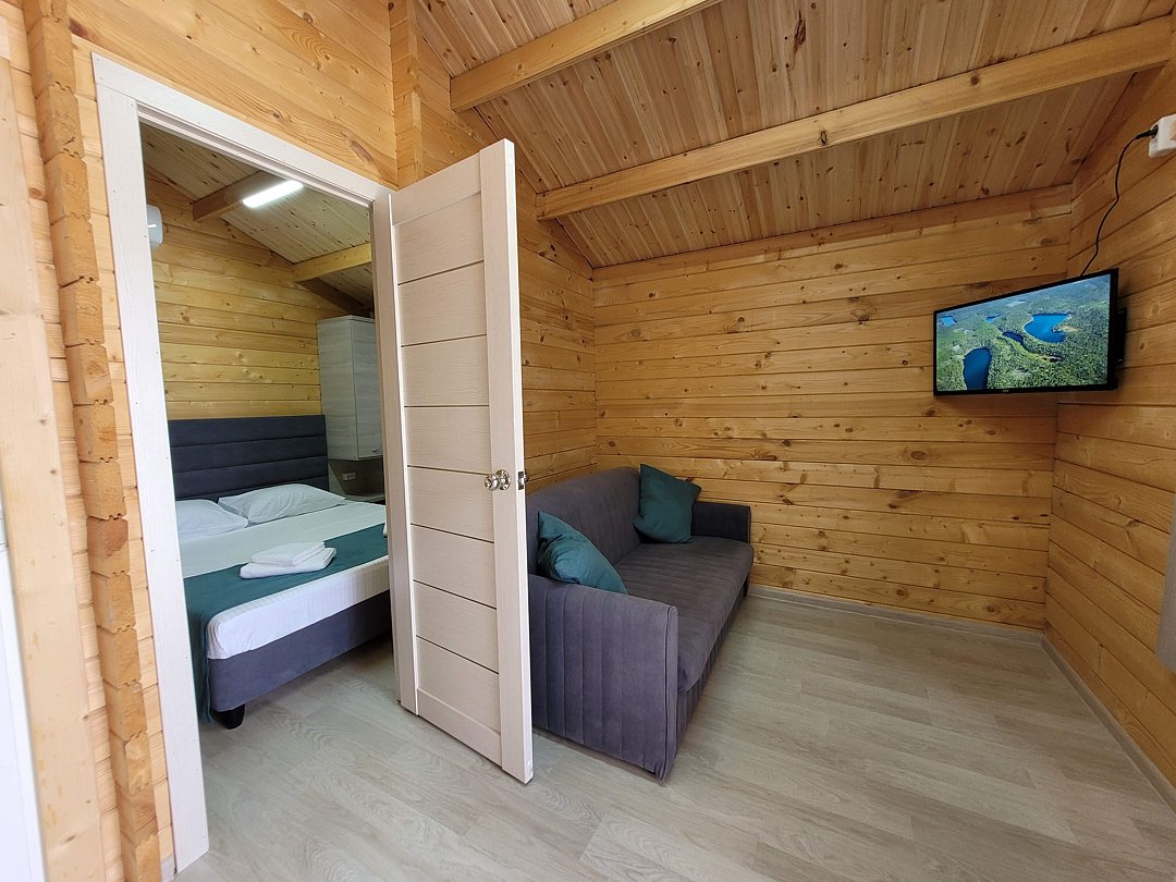 Домик 4-местный 2-комнатный (с кухней)