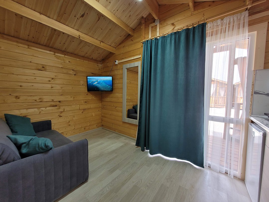 Домик 4-местный 2-комнатный (с кухней)