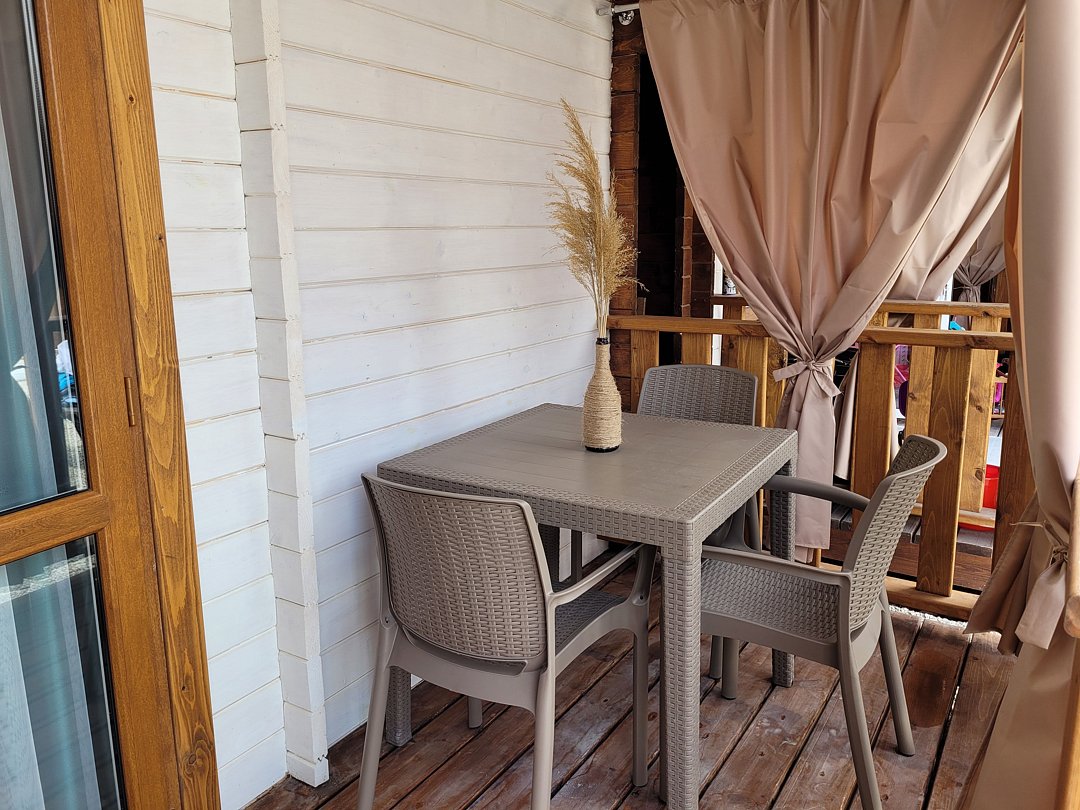 Домик 4-местный 2-комнатный (с кухней)