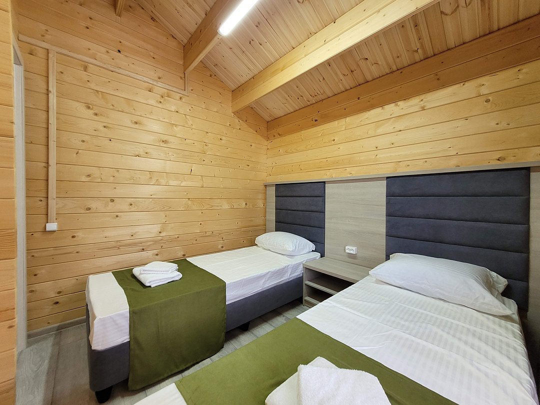 Домик 6-местный 3-комнатный (с кухней)