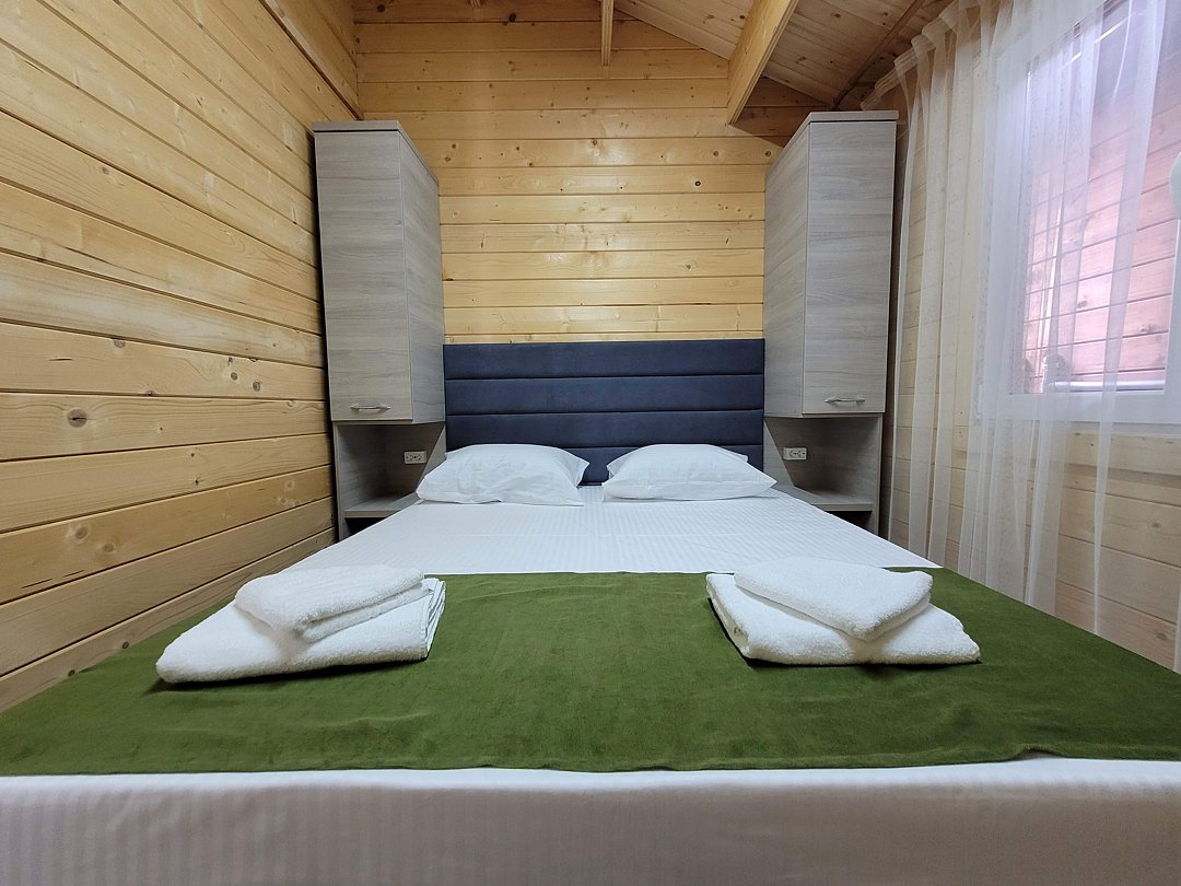 Домик 6-местный 3-комнатный (с кухней)