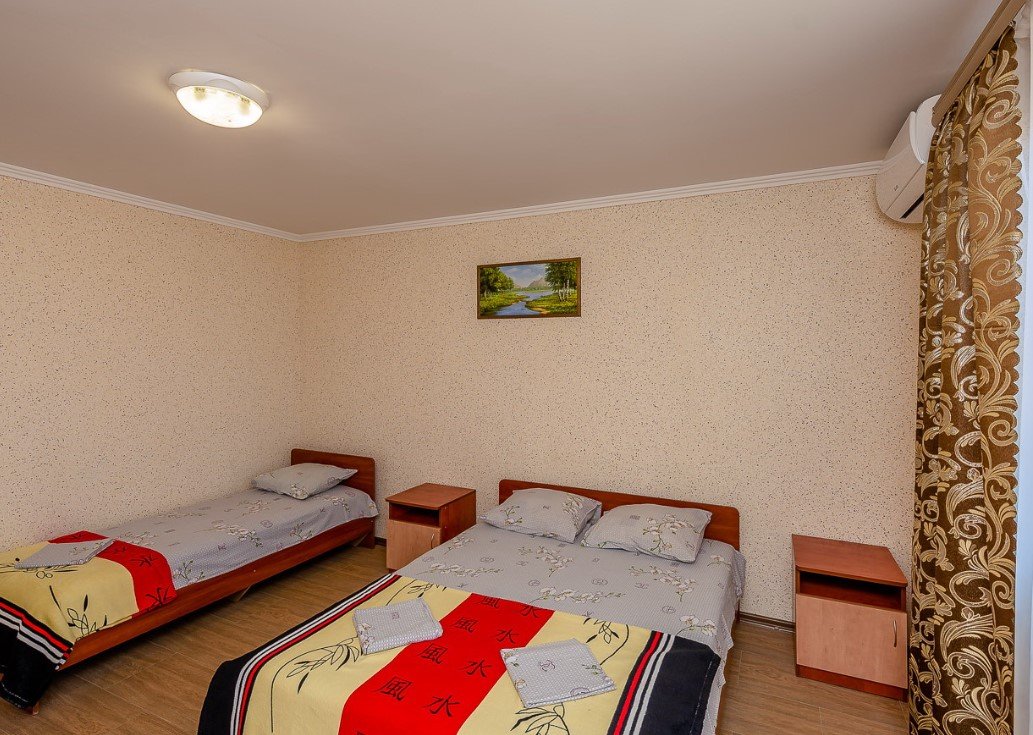 Номер 6-местный 2-комнатный (с кухней и балконом, 3 этаж)