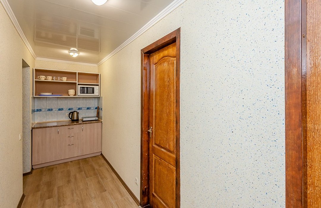 Номер 6-местный 2-комнатный (с кухней и балконом, 3 этаж)