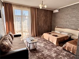 Трехместный номер Комфорт с балконом и видом на море, Гостевой дом Diamond, Анапа