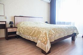 Корпус "Морской" 2-ком. 3-местный "Джуниор-сюит" с видом на степь, Пансионат Солнечная Долина, Оленевка