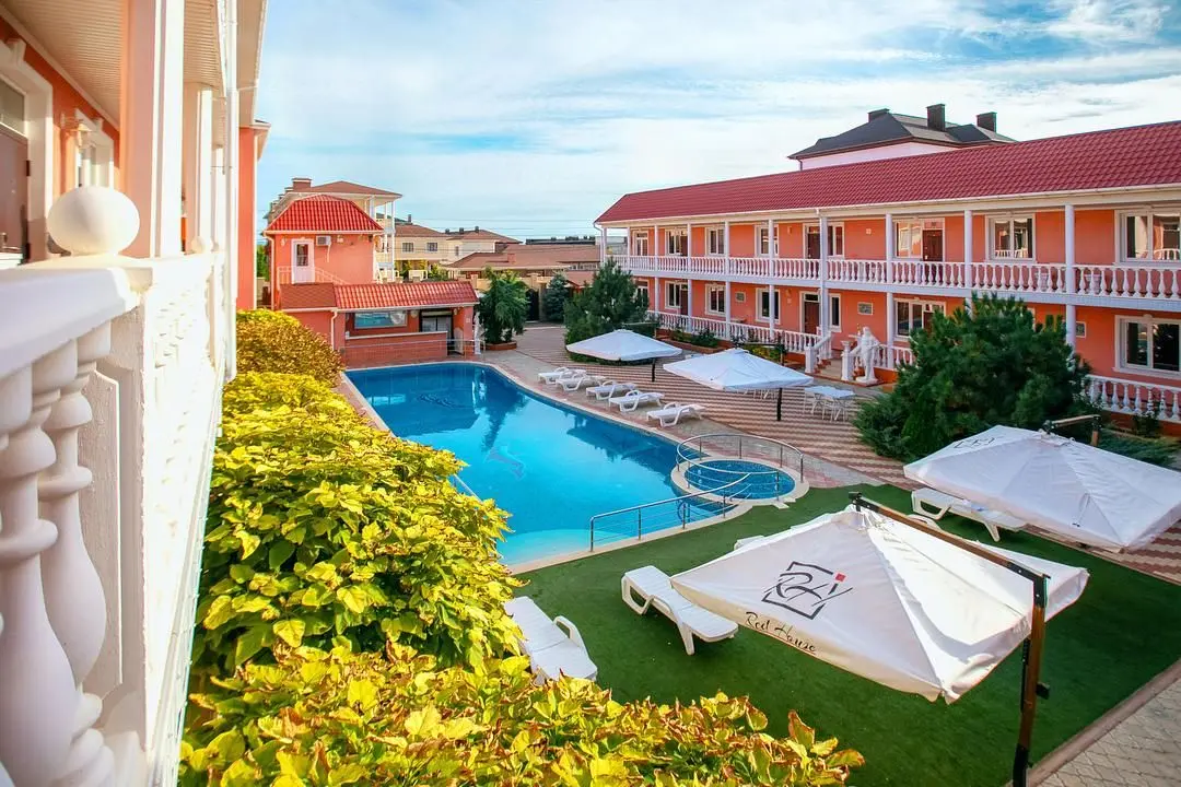 Гостевой дом Red House, Заозерное, Крым