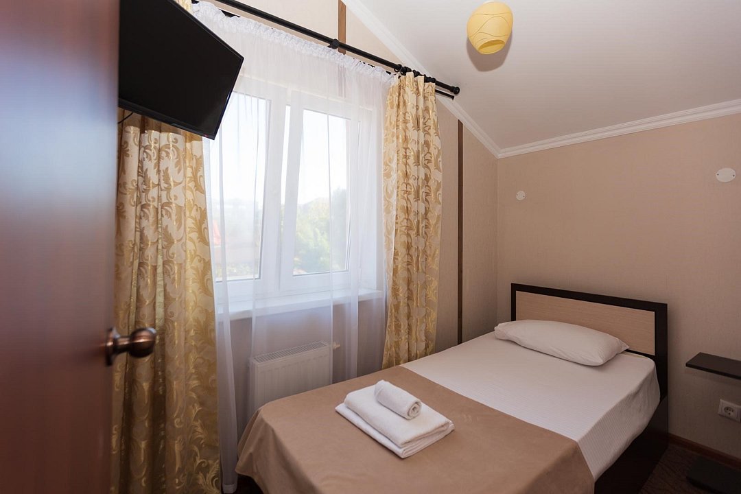 Апартаменты 6-местный 3-комнатный (2 этаж, №3,4)