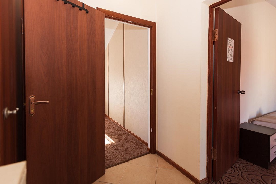 Апартаменты 6-местный 3-комнатный (2 этаж, №3,4)