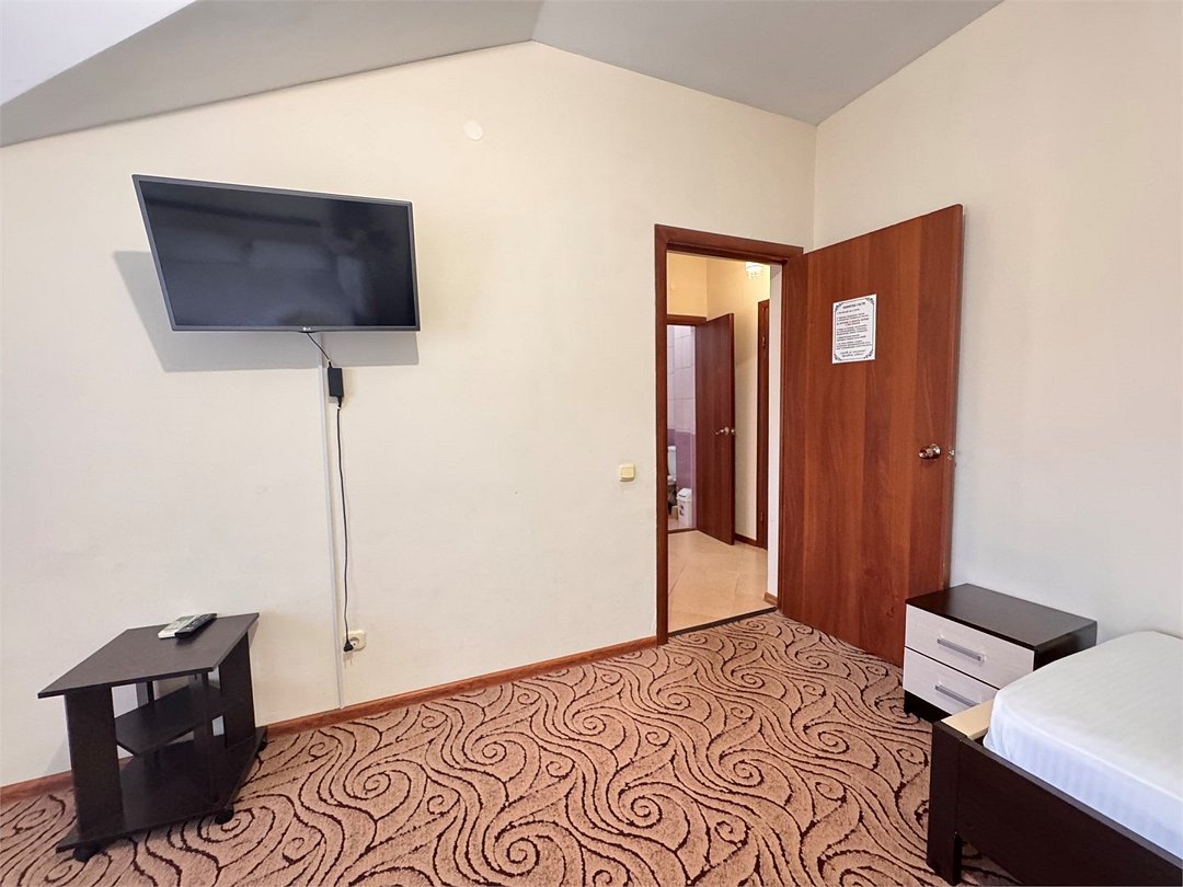 Апартаменты 6-местный 3-комнатный (2 этаж, №3,4)