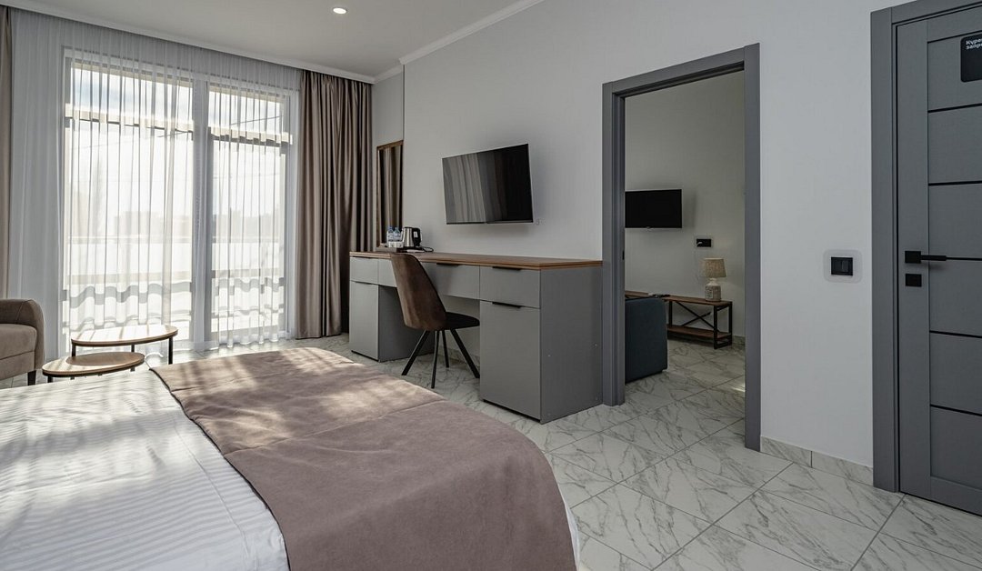 Люкс 4-местный 2-комнатный