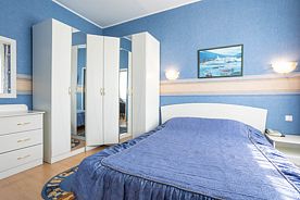 Двухместные двухкомнатные номера Номера: №209–210, №212, №311, База отдыха Бегущая по волнам, Жемчужный