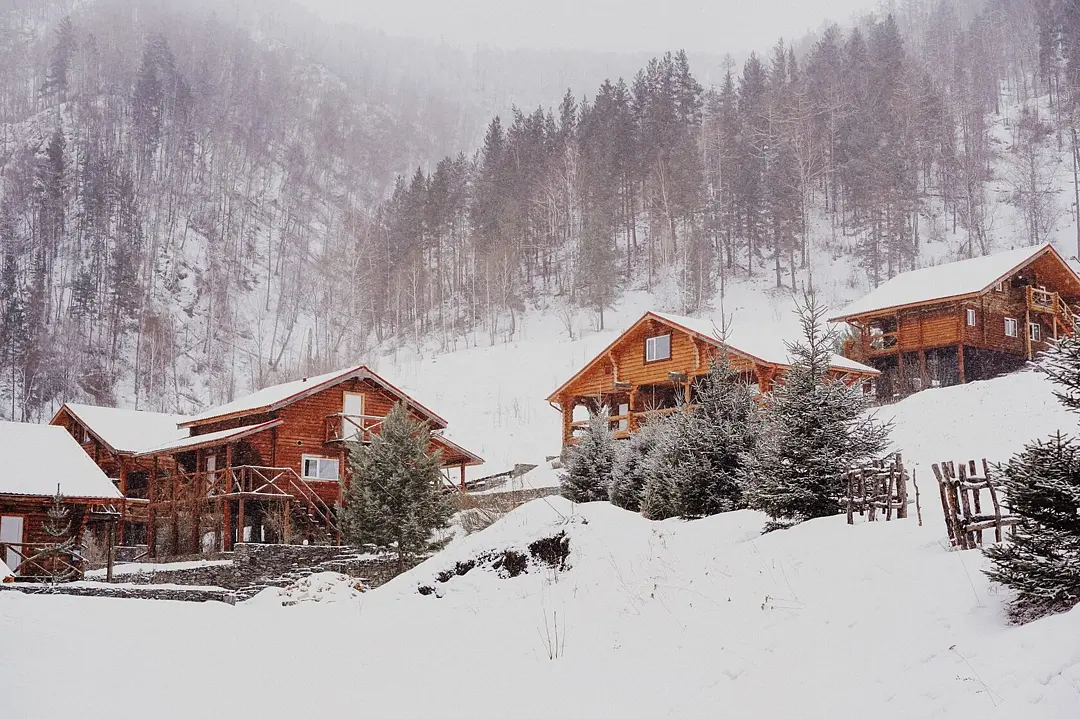 Гостевые дома Эко-отель в горах Алтая «Шале Леший», Горный Алтай (Республика Алтай), Чемальский район Чемал