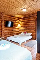 Deluxe*** Room cемейный большой с видом на горы и телевизором (к3R1), Гостевые дома Эко-отель в горах Алтая «Шале Леший», Чемальский район