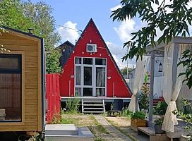 Коттедж, Частный Дом Red House в Стиле Афрейм с Баней и Чаном, Тюмень