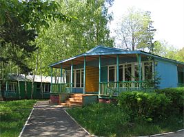 Номер 4-х местный в домах отдыха с частичными удобствами, База отдыха Белый Яр, село Старый Белый Яр