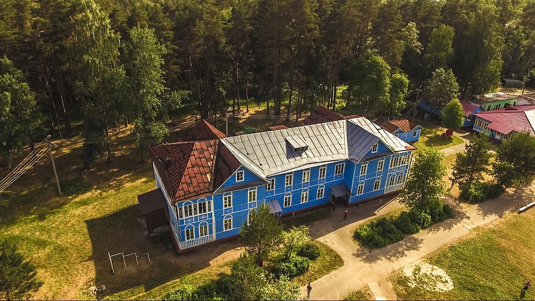 Дома в аренду Следопыт (бывш. Юность), Ленинградская область, поселок Лосево Приозерский район поселок Плодовое деревня Овраги поселок Лососево поселок Коробицыно поселок Кротово поселок Мичуринское деревня Васильево поселок Сосново деревня Иваново Петровское поселок Громово курорт Игора деревня Борисово деревня Ольховка Горнолыжный комплекс Красное озеро