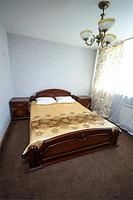 Двухместный номер Аристократ (двуспальная кровать), База отдыха Глухомань, Лушниковка