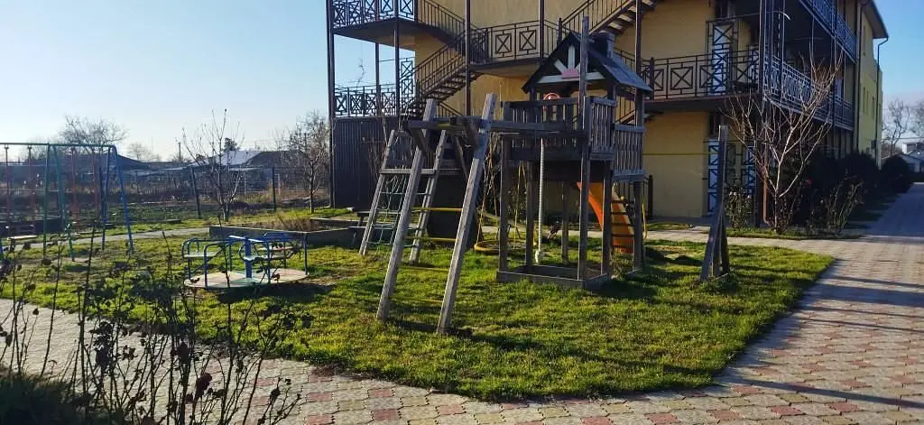 Детская площадка — Гостевой дом «Гостевой дом Добрый Бобр», Темрюкский район
