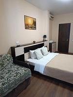 Четырёхместный номер Comfort с балконом и с красивым видом из окна, Гостевой дом Казантип Центр, село Новоотрадное