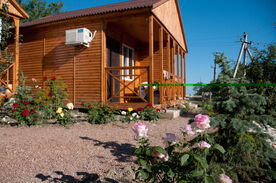 Большой коттедж, База отдыха Зеленые холмы, Приветное