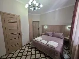 Двухместный люкс Premium Фламинго с балконом (двуспальная кровать), Гостевой дом Цитрус, Геленджик