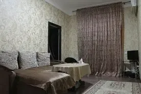 Двухместный полулюкс с 2 комнатами (двуспальная кровать), Гостевой дом Царский двор, Махачкала