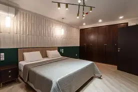 Двухместный люкс (Главный корпус) с 2 комнатами с балконом (двуспальная кровать), Пансионат Литфонд, Пицунда