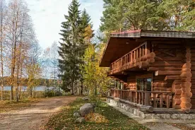 Шестиместные апартаменты VIP с балконом и с видом на озеро, Загородный клуб Valday Hunting & Country Club, деревня Ключи