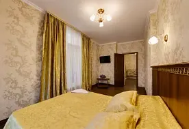 1-мест. (разм. в 4-мест.) 2-комн. с балк., Гостевой дом Версаль, Архипо-Осиповка