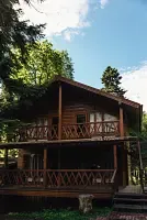 Номер-студия с двуспальной кроватью king size и диван-кровать с гардеробной, База отдыха Дом Мечты , Архыз