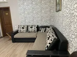 Двухместный полулюкс с 2 комнатами с видом на бассейн (двуспальная кровать), База отдыха Жемчужина Предгорья, Мостовской