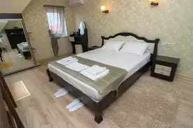Двухместный люкс Duplex с балконом (двуспальная кровать), Гостевой Дом Черное Море, Феодосия