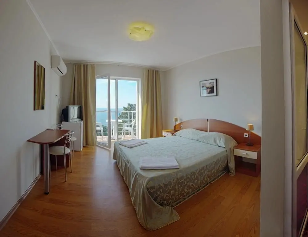 Гостевой дом Кедр - Запад, Алупка, Крым