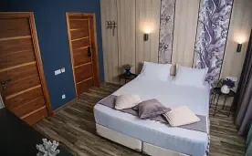 Двухместный номер Comfort с балконом и с красивым видом из окна (двуспальная кровать), Гостевой дом Sky First, Геленджик