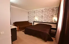 Трёхместный номер Deluxe с балконом и с красивым видом из окна, Гостевой дом Фортуна, Запорожская