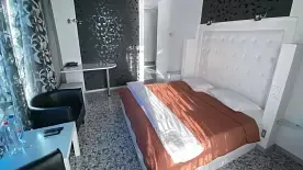Двухместный номер Deluxe с балконом и с видом на город (двуспальная кровать), Гостевой дом Атмосфера Детокс и Спа, Сочи