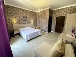 Двухместный семейный номер Superior с балконом и с видом на горы (двуспальная кровать), Гостевой дом Адель, Геленджик