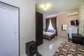 Трёхместный номер Comfort, Гостевой дом Александрия, Кабардинка