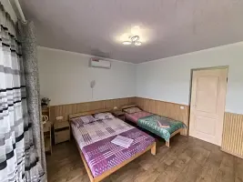 Трёхместный номер Superior, Гостевой дом Ждём гостей, Керчь