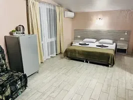 Номер Comfort с 2 комнатами с балконом и с красивым видом из окна, Гостевой дом Амина, Джубга